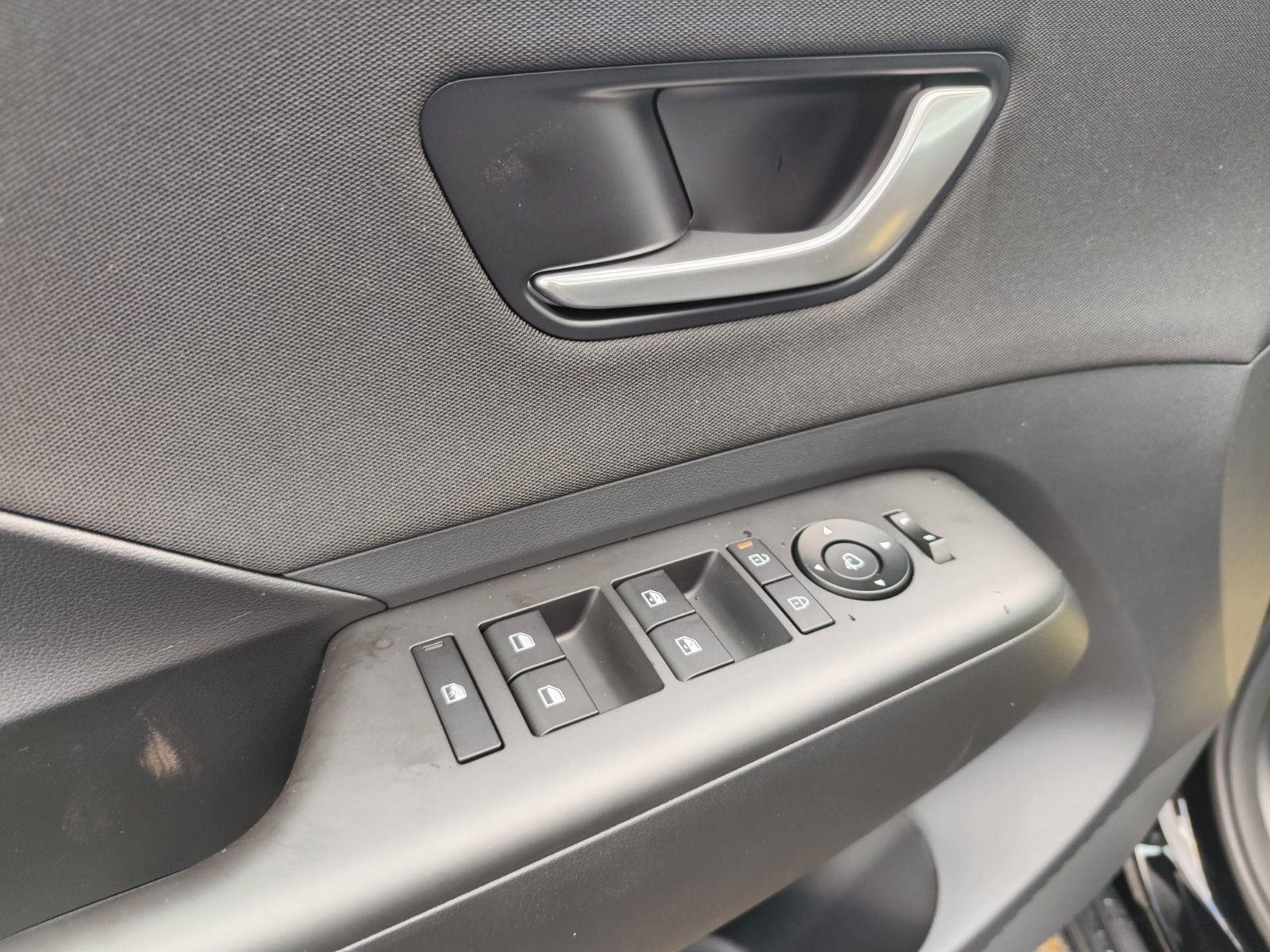 Hyundai Kona 1.6 T-GDI Trend - Samsaru's Car Outlet