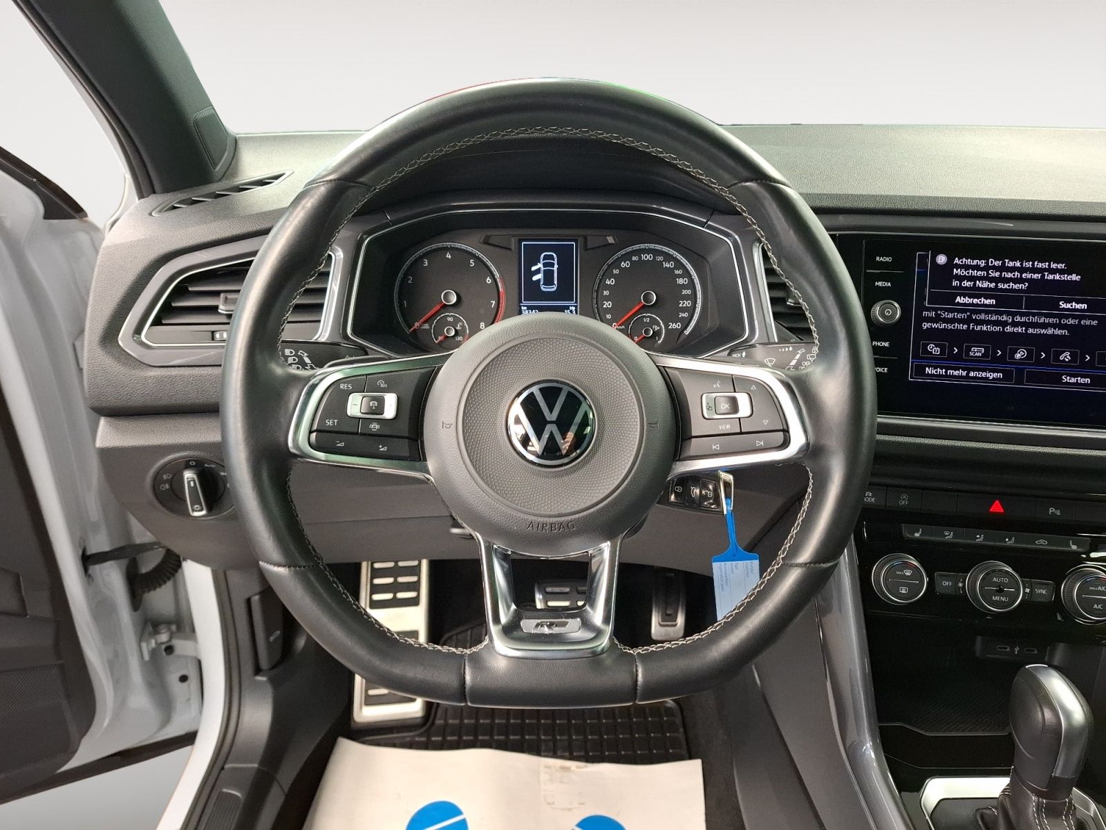Volkswagen T-Roc 1.5 TSI Sport R-Line - Samsaru's Car Outlet