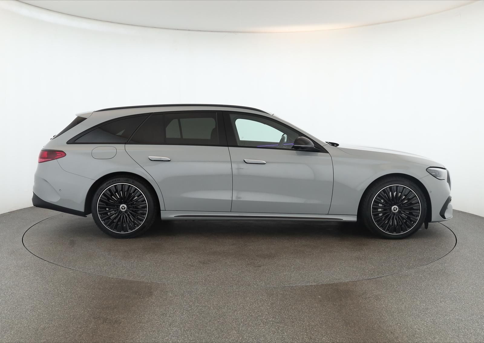Mercedes-Benz E 450 d T 4M AMG Premium+ DIGITAL Pano STHZ AHK