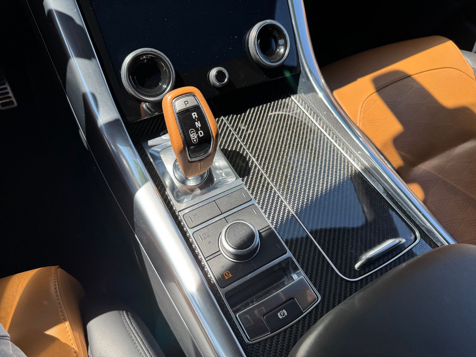 Range Rover Sport SVR - Samsaru's Car Outlet