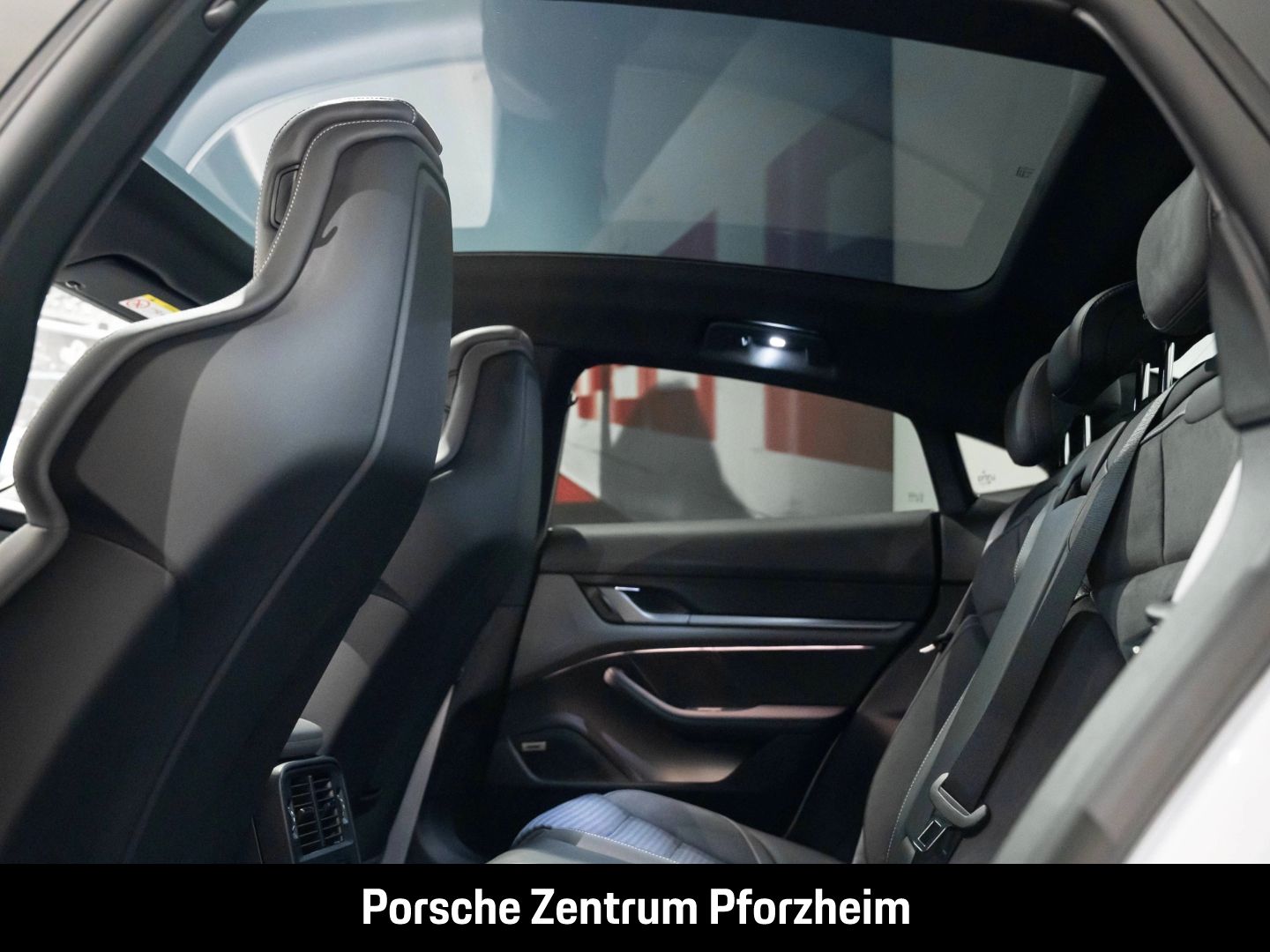 Porsche Taycan BOSE LED-Matrix Panoramadach Luftfederung