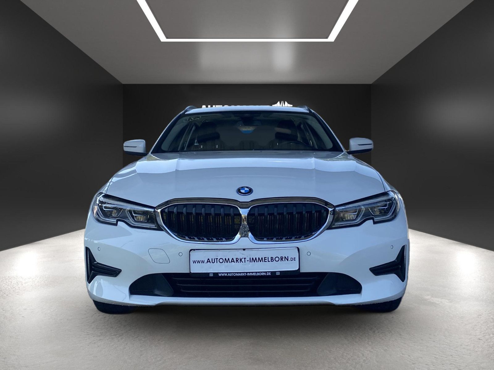 BMW 330 e - Samsaru's Car Outlet
