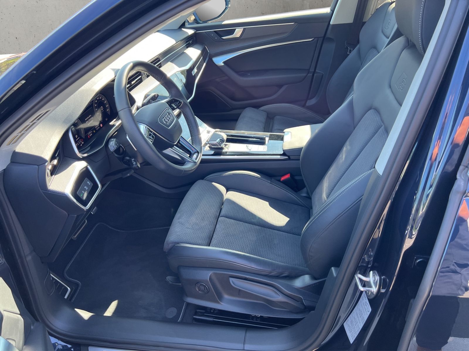Audi A6 Avant 55 TFSIe quattro S line - Samsaru's Car Outlet