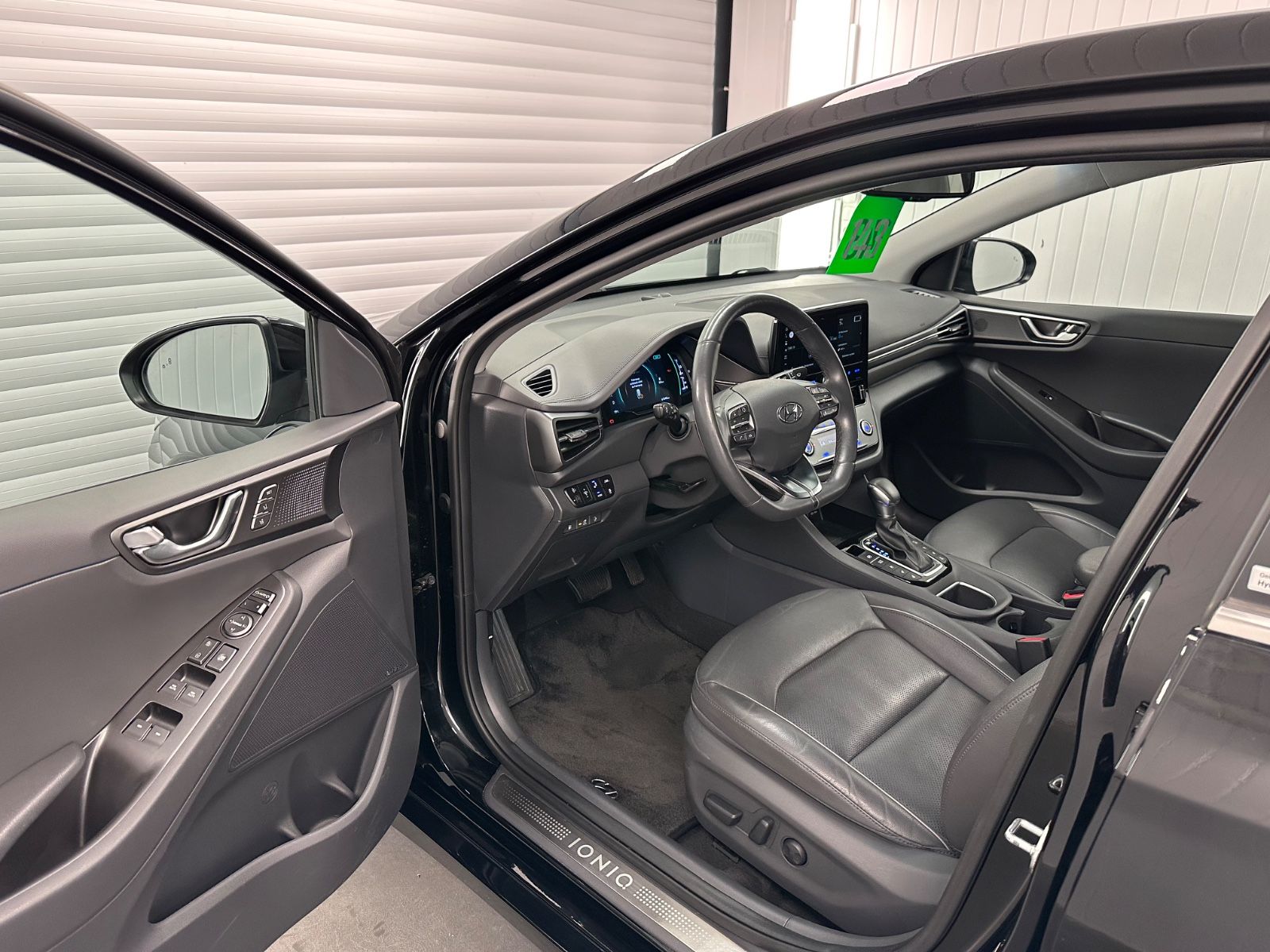 Hyundai IONIQ Prime Plug-In Hybrid - Samsaru's Car Outlet