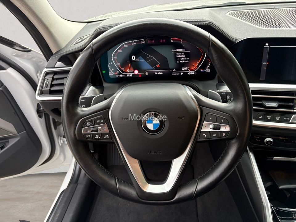 BMW 330d Touring Luxury Line - Samsaru's Car Outlet