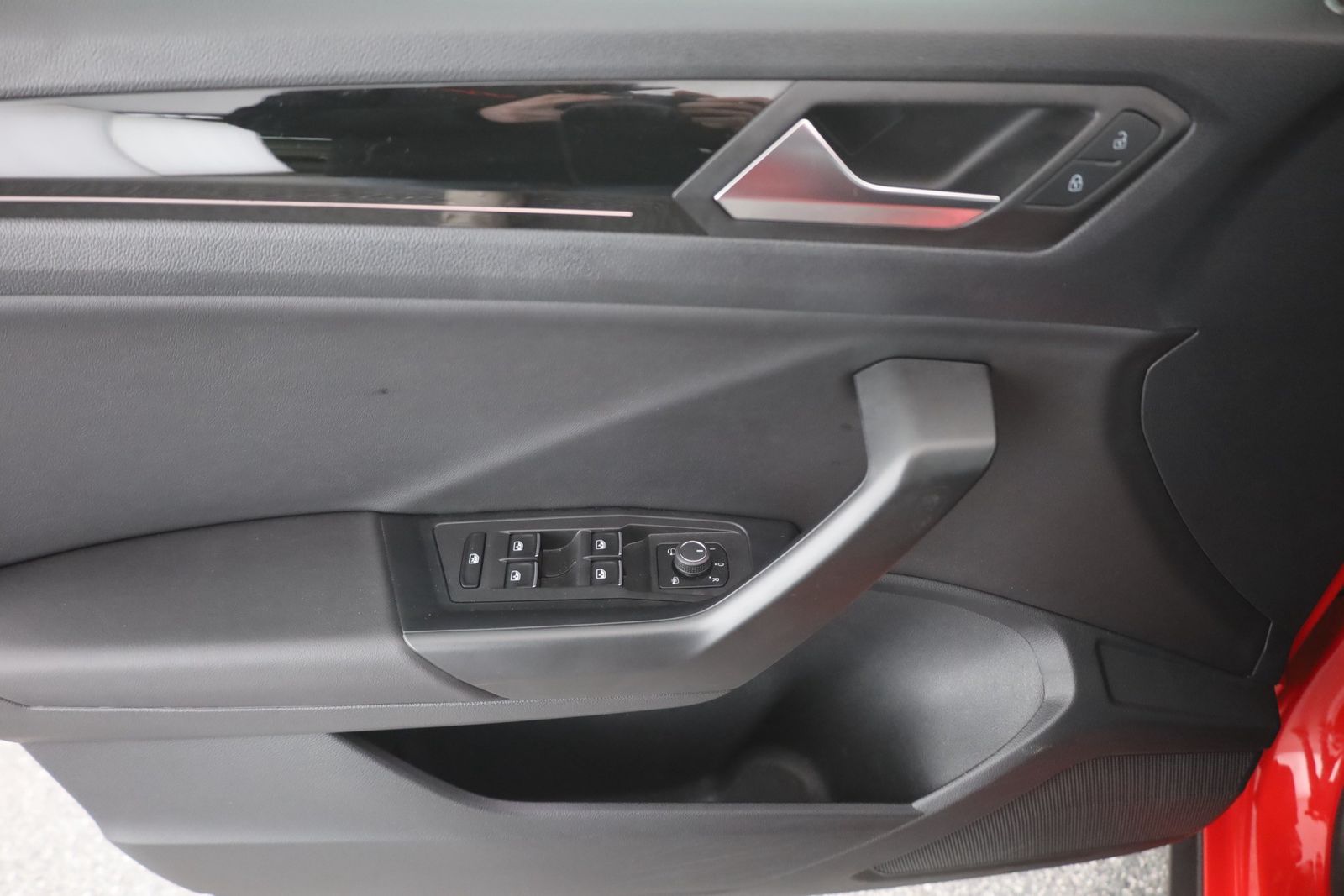 Volkswagen T-Roc 2.0 TSI R 4Motion - Samsaru's Car Outlet