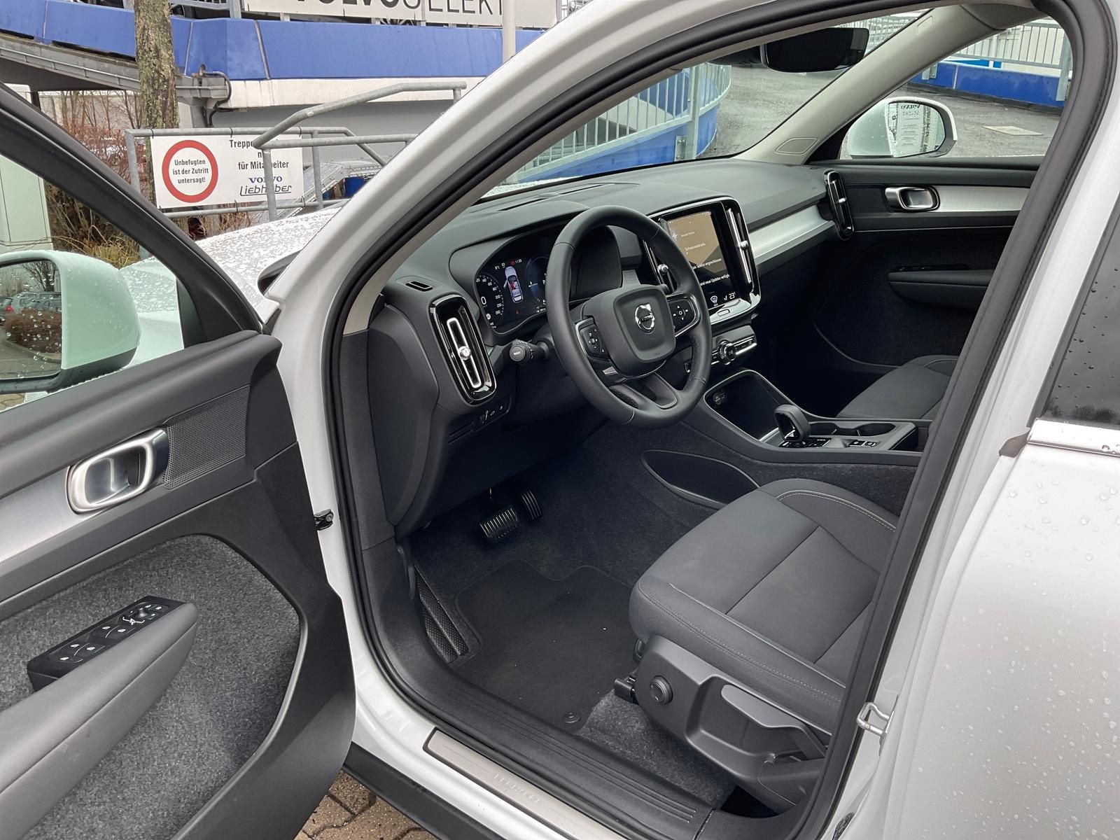 Volvo XC40 T5 Inscription - Samsaru's Car Outlet