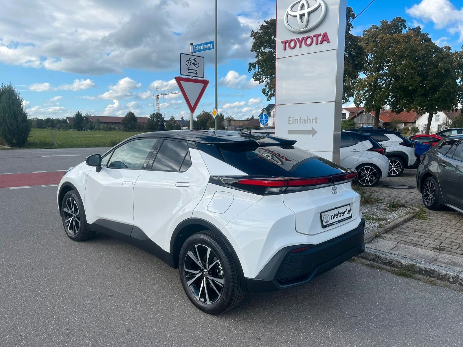 Toyota C-HR Plug-In Hybrid Teamplayer + Technik Paket
