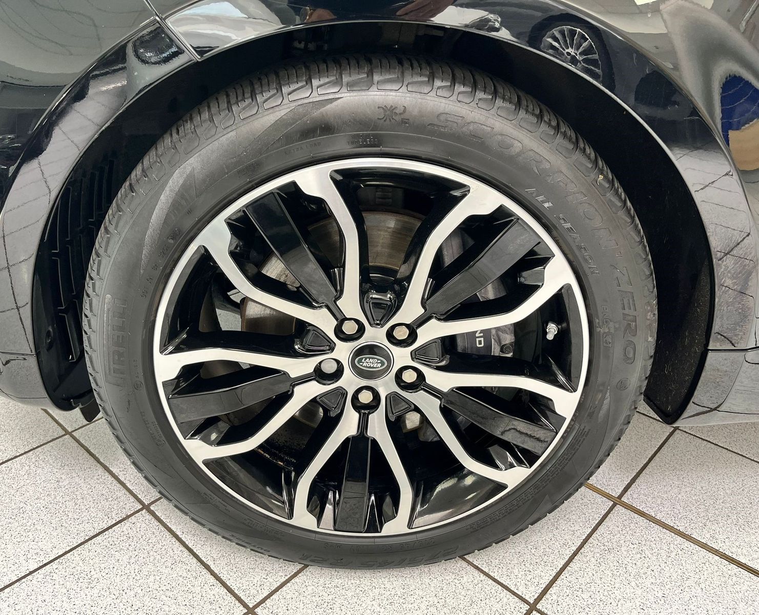 Range Rover Sport HSE P400e - Samsaru's Car Outlet