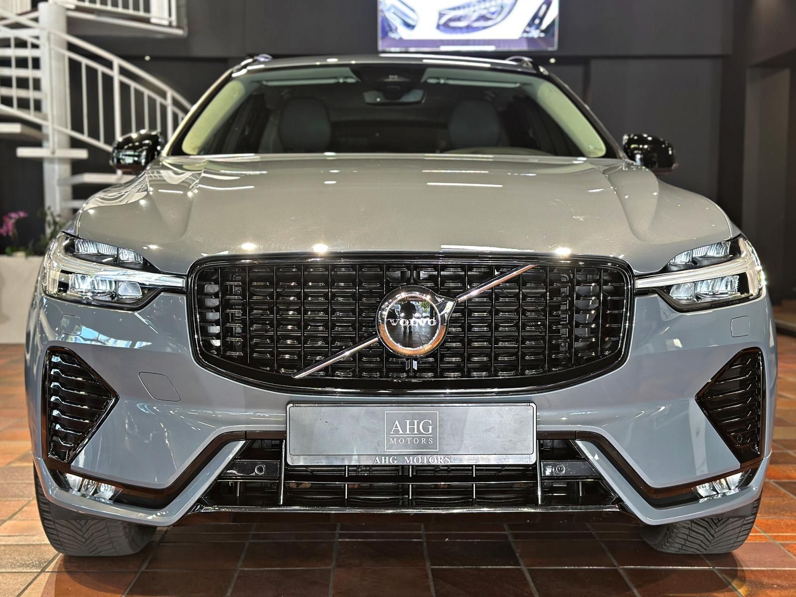 Volvo XC60 B4D AWD PLUS DARK VLED ACC HK 4xSHZ DRIV-AS