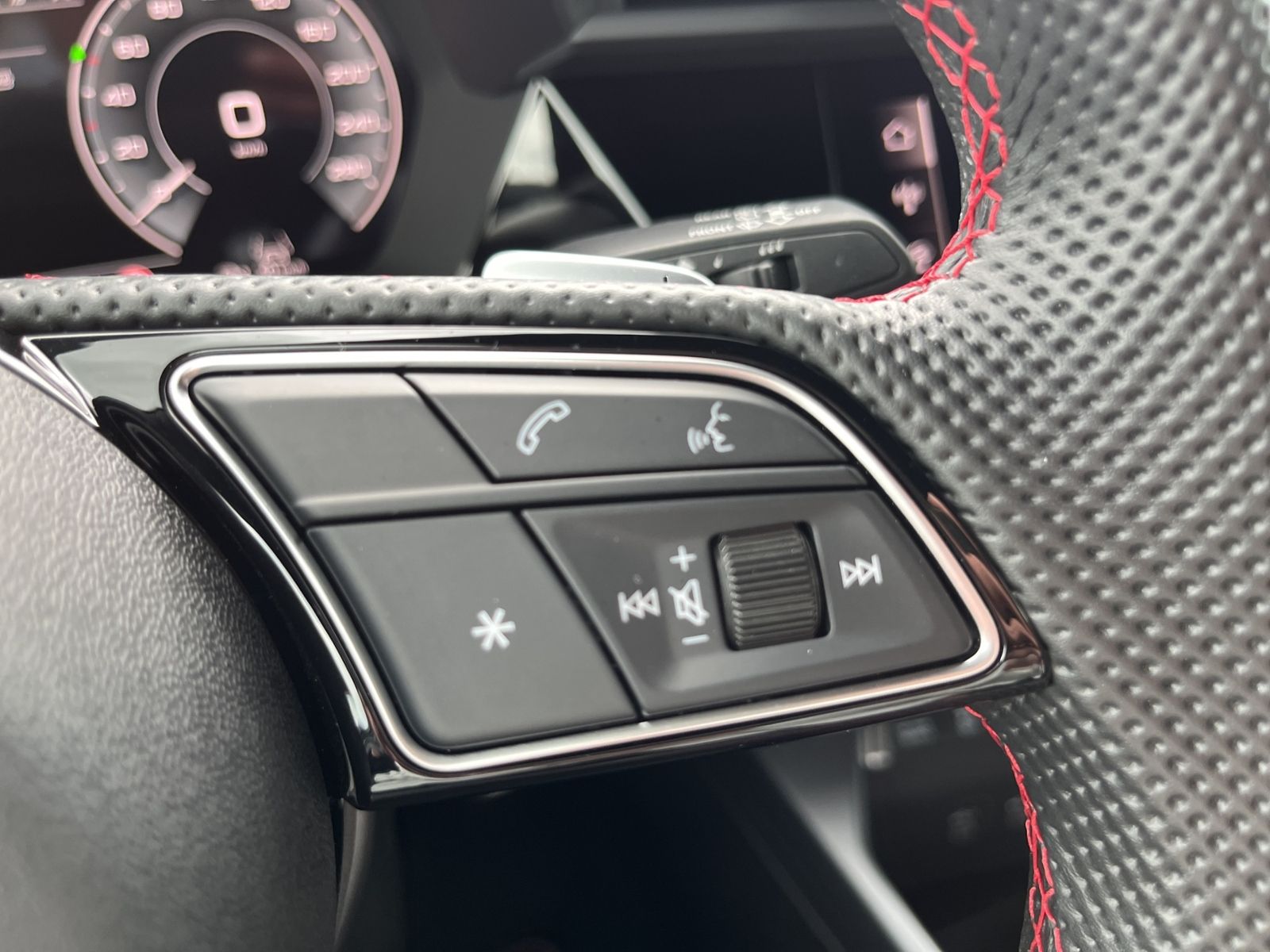 Audi A3 Sportback 45 TFSI e S-LINE+NAVI+MATRIX+AHK