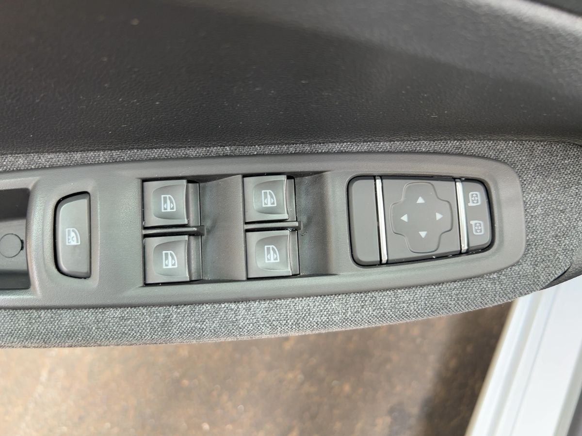 Renault ZOE EXPERIENCE R135 50kWh - Samsaru's Car Outlet