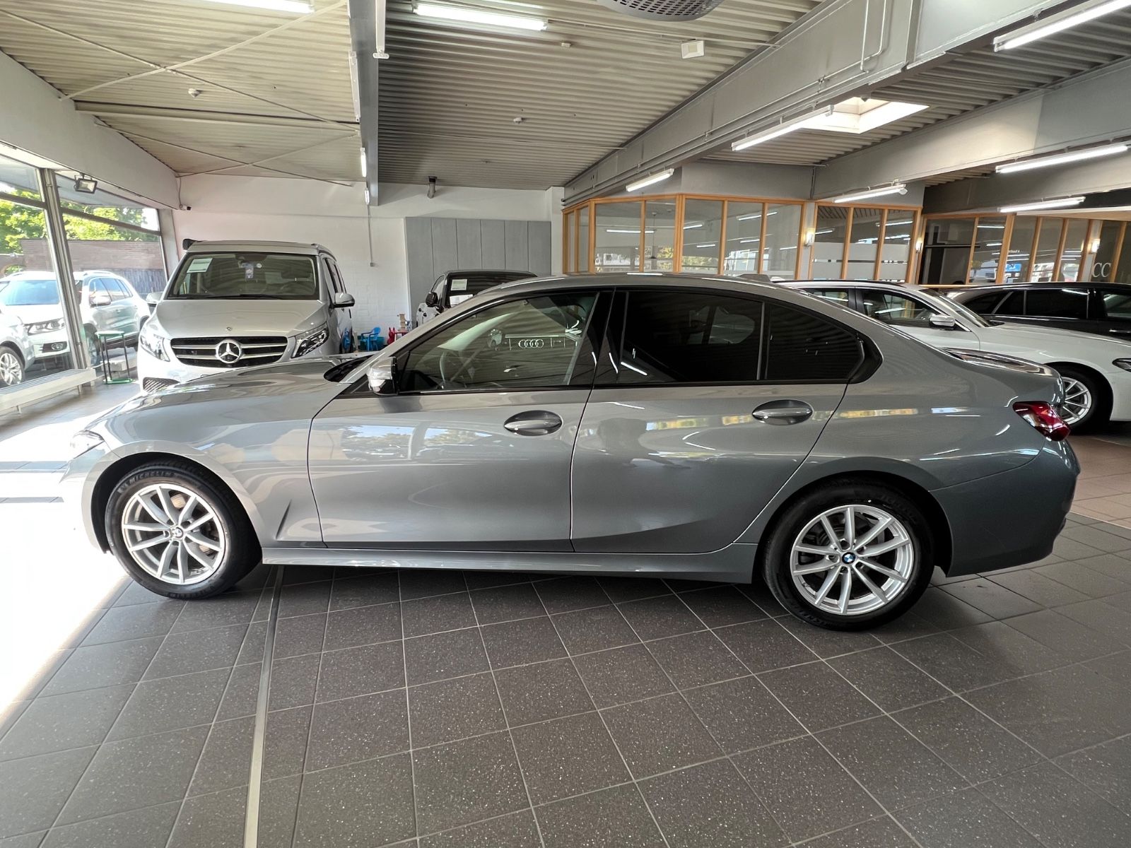 BMW 320d Lim. x Drive AHK+Driving Assist