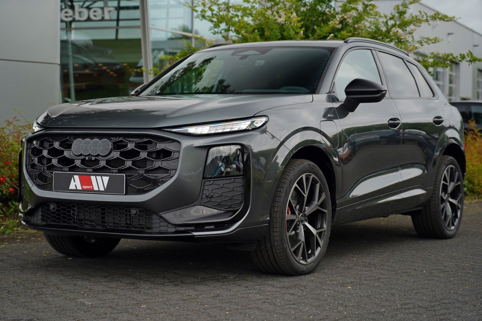 Audi Q3 SUV e-hybrid AHK S-LINE PANO TECH PRO MATRIX