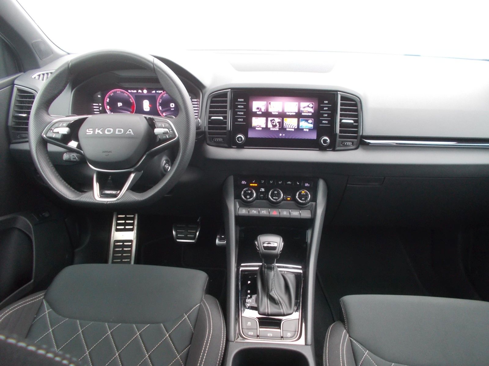 Skoda Karoq  1.5 TSI Sportline*DSG*Navi*LED *360° *AHK