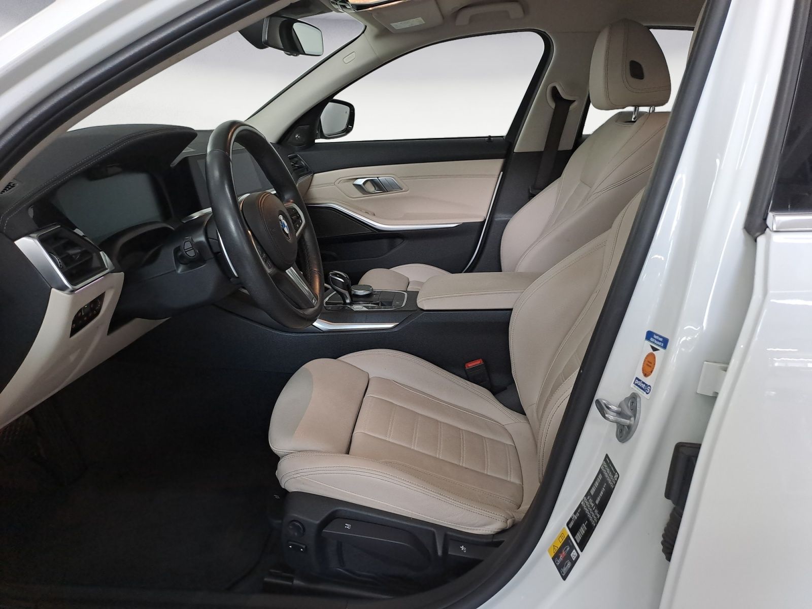 BMW 330e Luxury Line - Samsaru's Car Outlet