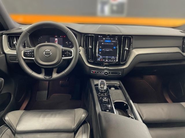 Volvo XC60 B4 D AWD Plus Dark - Panorama Harman/Kardon