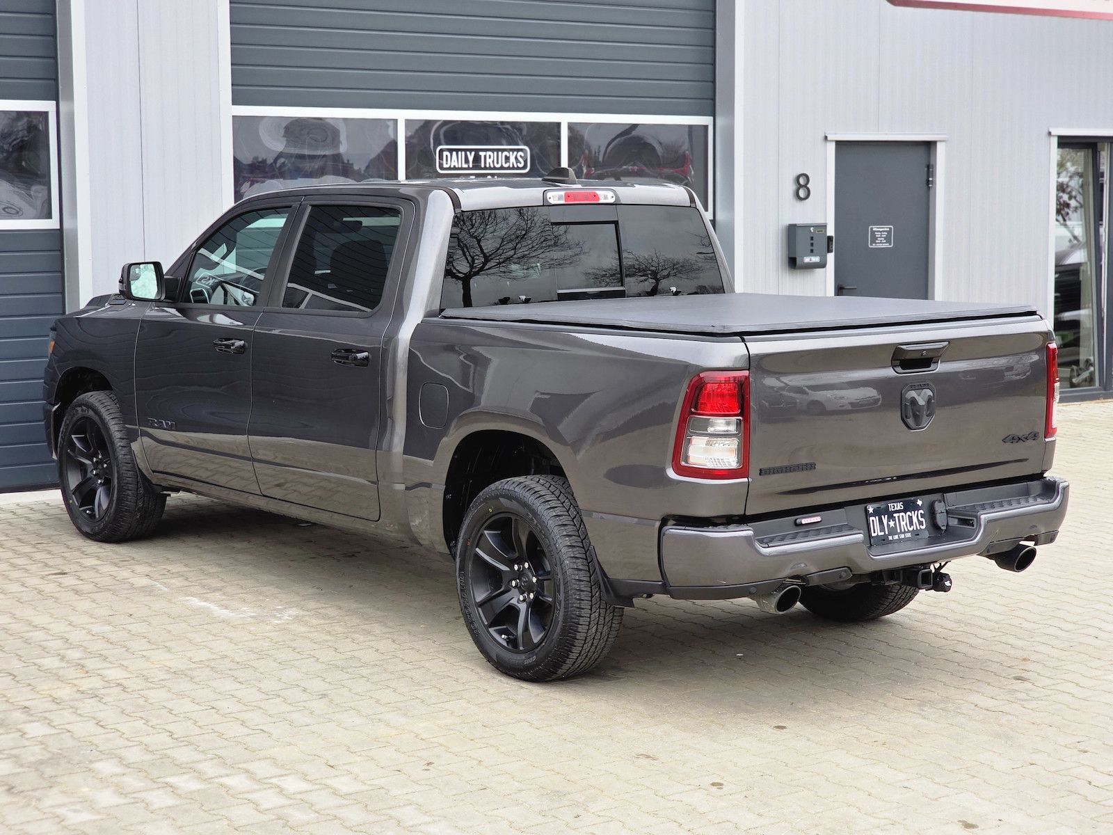 Dodge RAM 1500 5.7 4x4 Bighorn Night Kamera 12´´ PDC