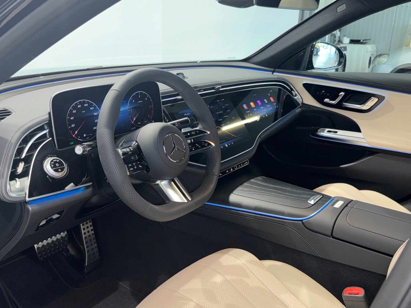 Mercedes-Benz E 450 d 4M AMG Night Superscreen Panorama 20"