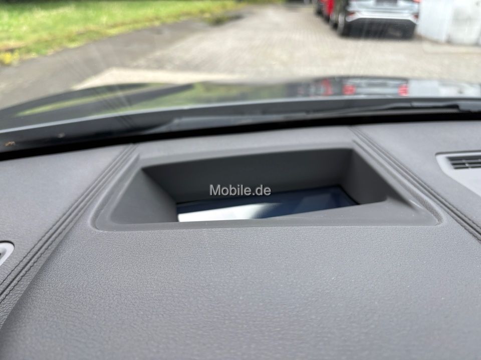 BMW X1 xDrive20i M Sport - Samsaru's Car Outlet