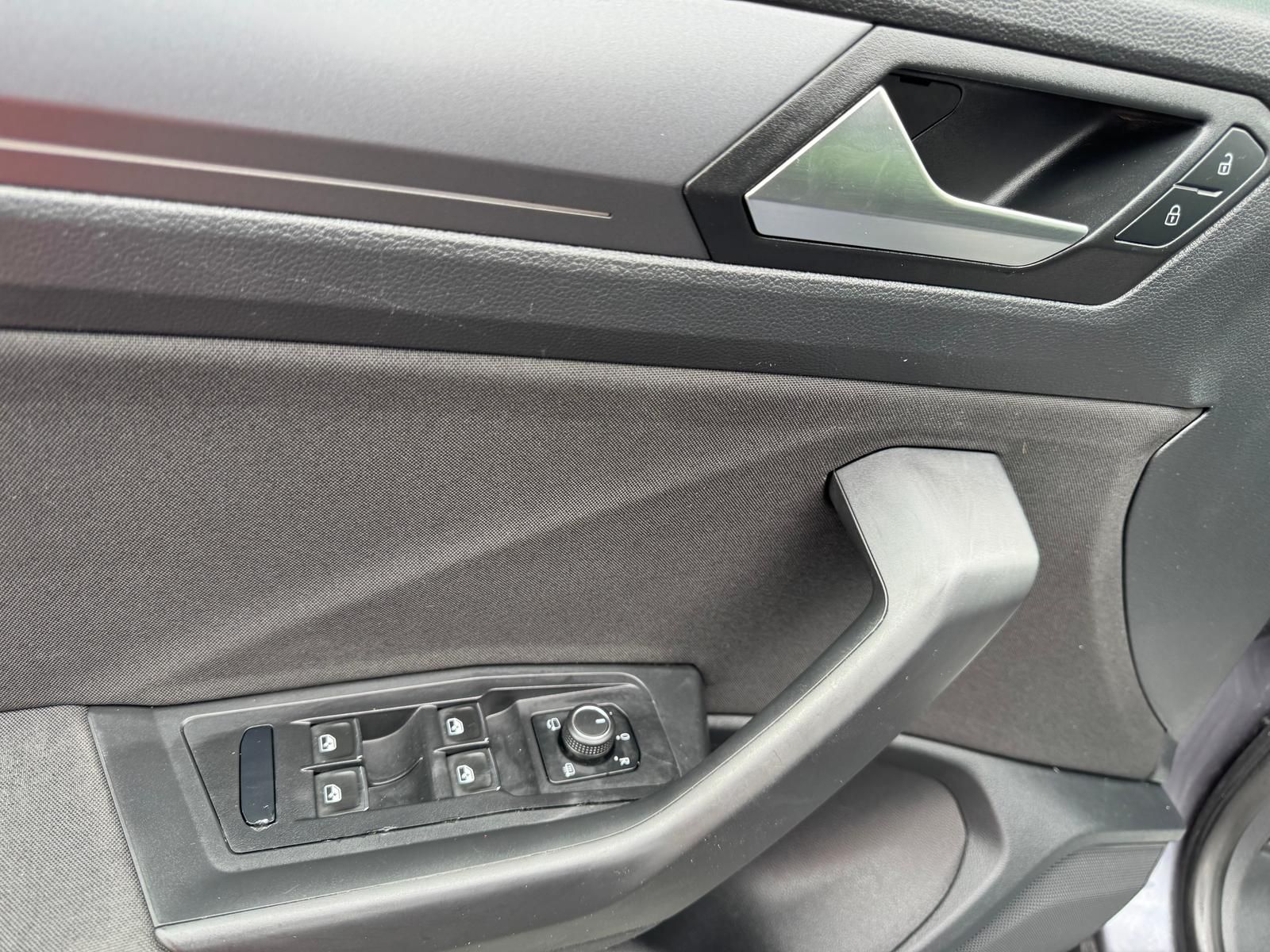 Volkswagen T-Roc 1.5 TSI Style - Samsaru's Car Outlet