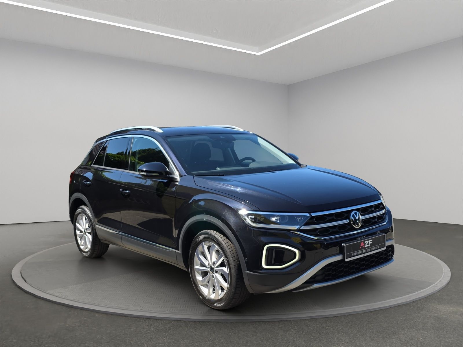 Volkswagen T-Roc 2.0 TDI Style - Samsaru's Car Outlet