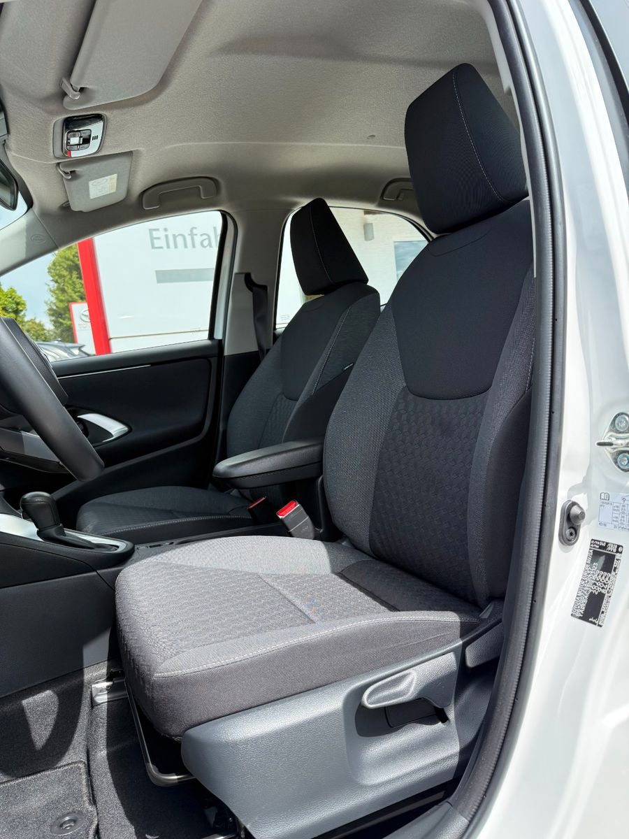 Toyota Yaris Hybrid Team D mit Technik Paket *LED*