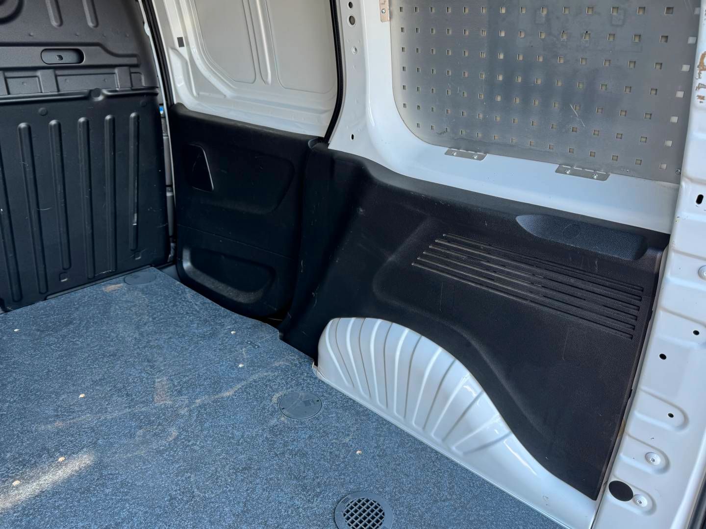 Opel COMBO CARGO 1.5D AT8 - Samsaru's Car Outlet