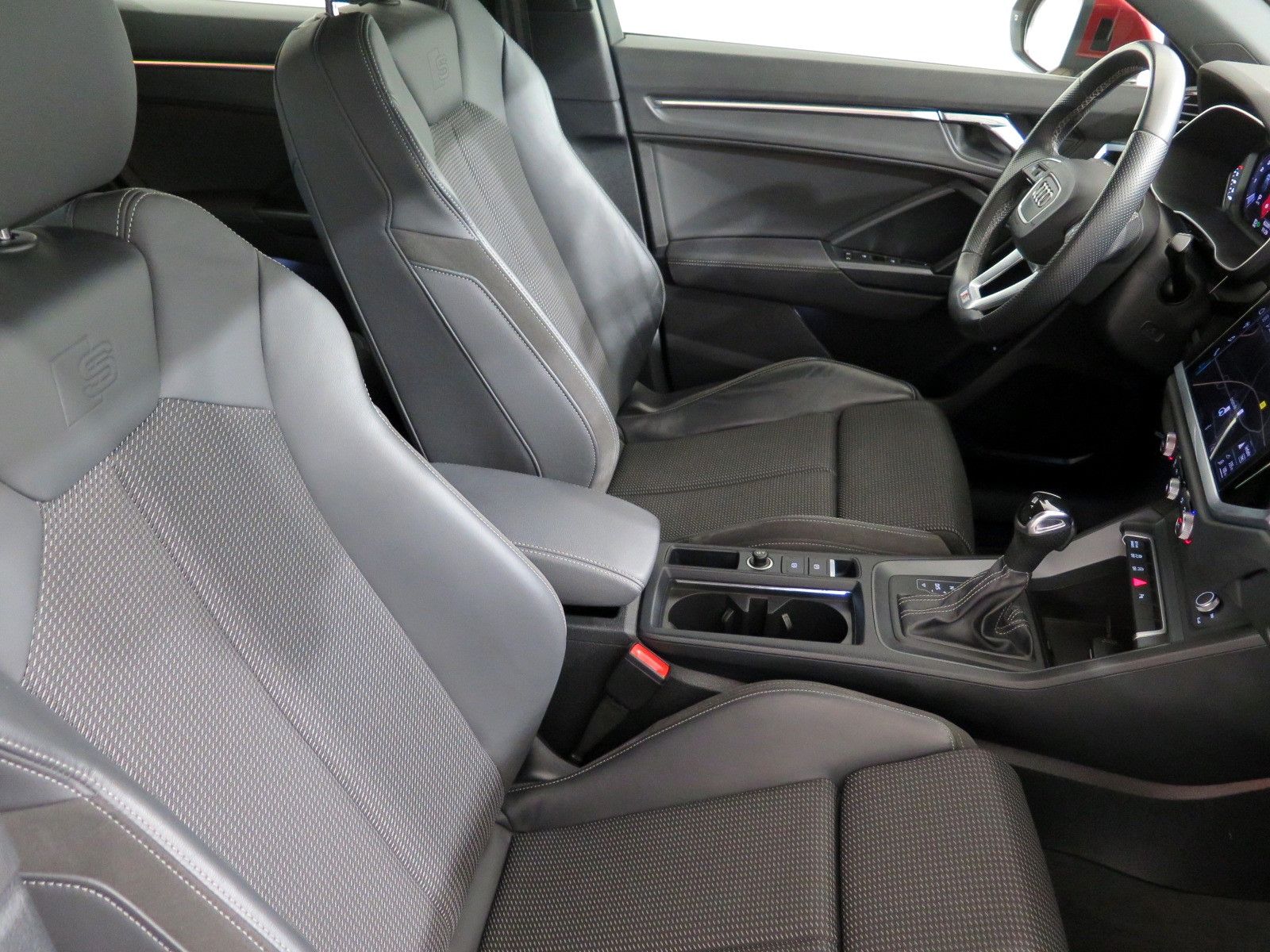 Audi Q3 Sportback 40 TFSI quattro S line - Samsaru's Car Outlet