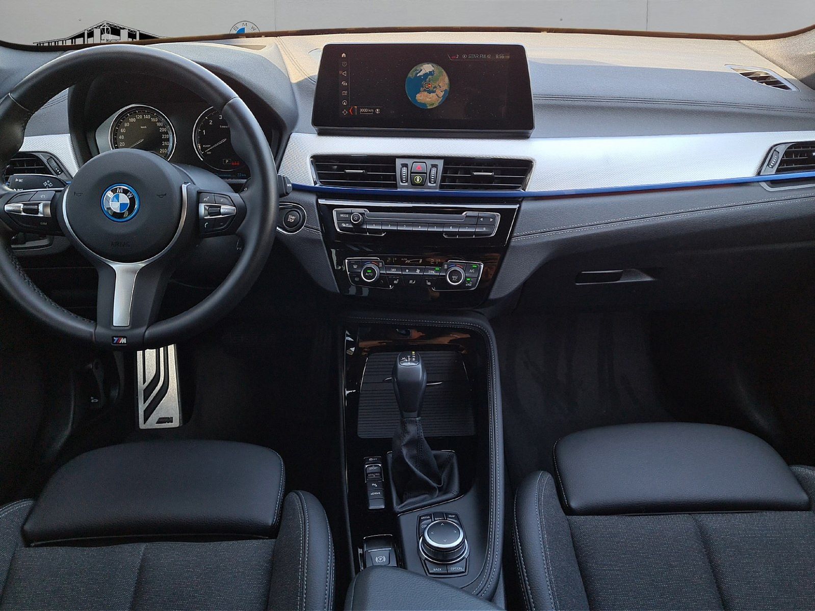BMW X1 xDrive25e M Sportpaket - Samsaru's Car Outlet