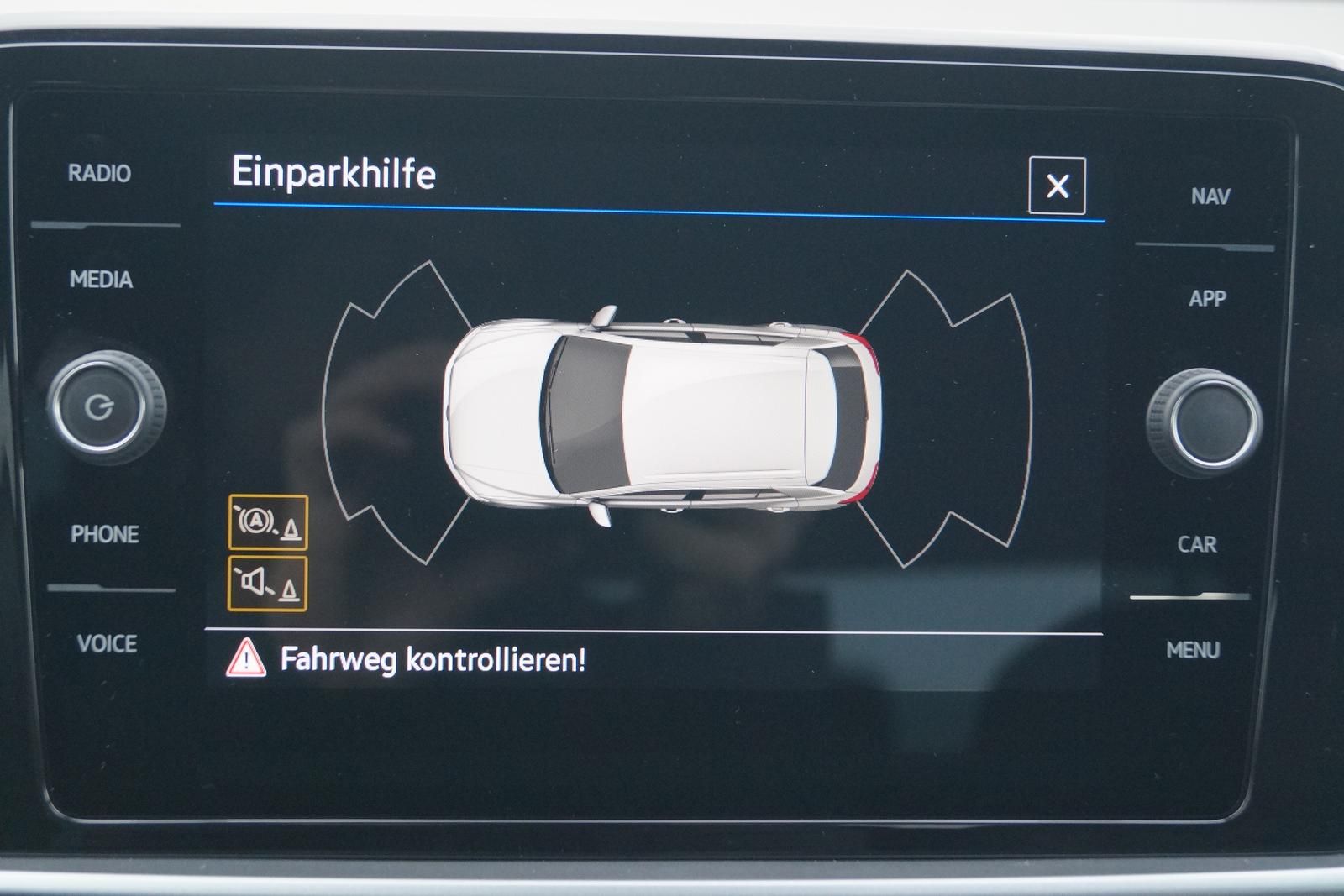 Volkswagen T-Roc Life 1.5 TSI DSG - Samsaru's Car Outlet