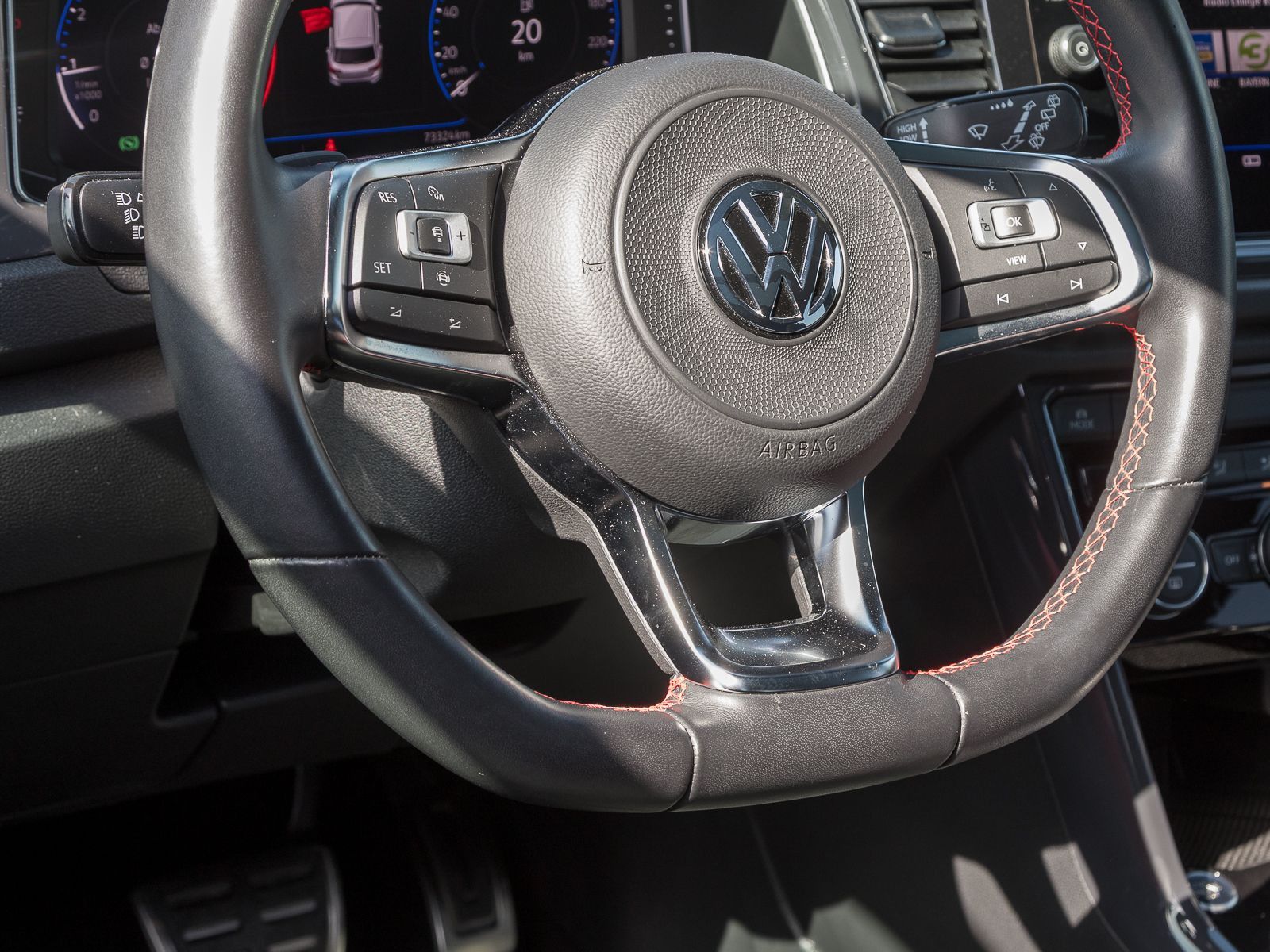Volkswagen T-Roc 1.5 TSI DSG SPORT - Samsaru's Car Outlet