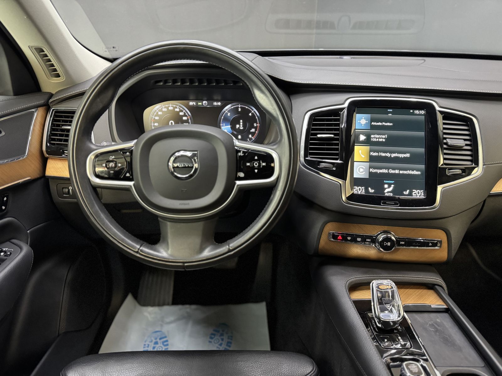 Volvo XC90 Inscription AWD - Samsaru's Car Outlet