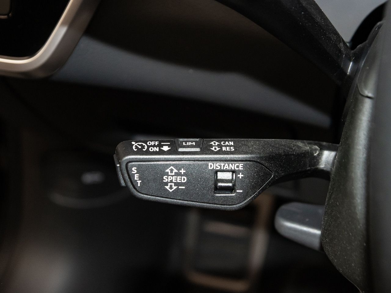 Audi A6 Avant 40 TDI quattro S line AHK Keyless 360