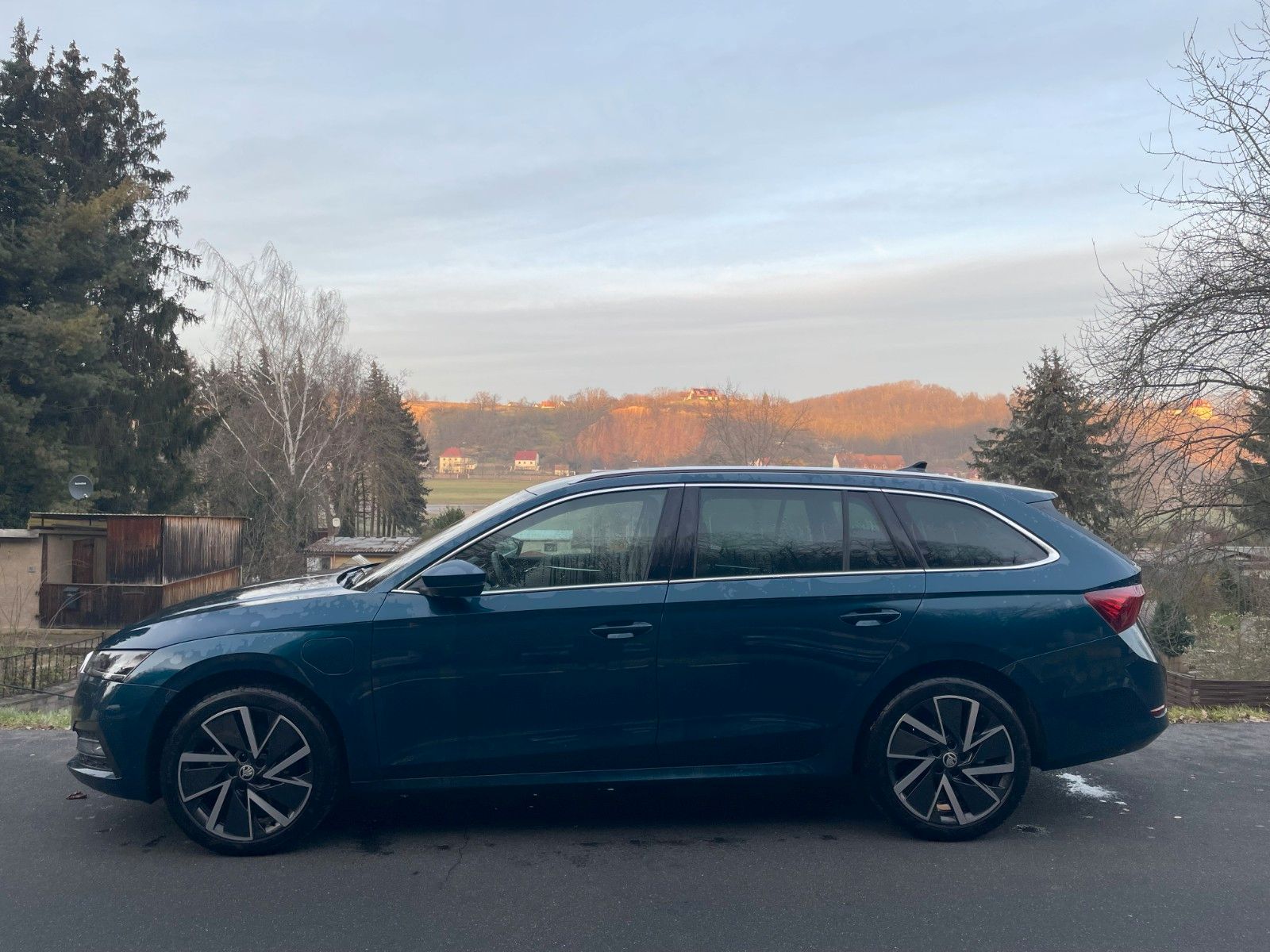 Skoda Octavia Combi Style iV - Samsaru's Car Outlet
