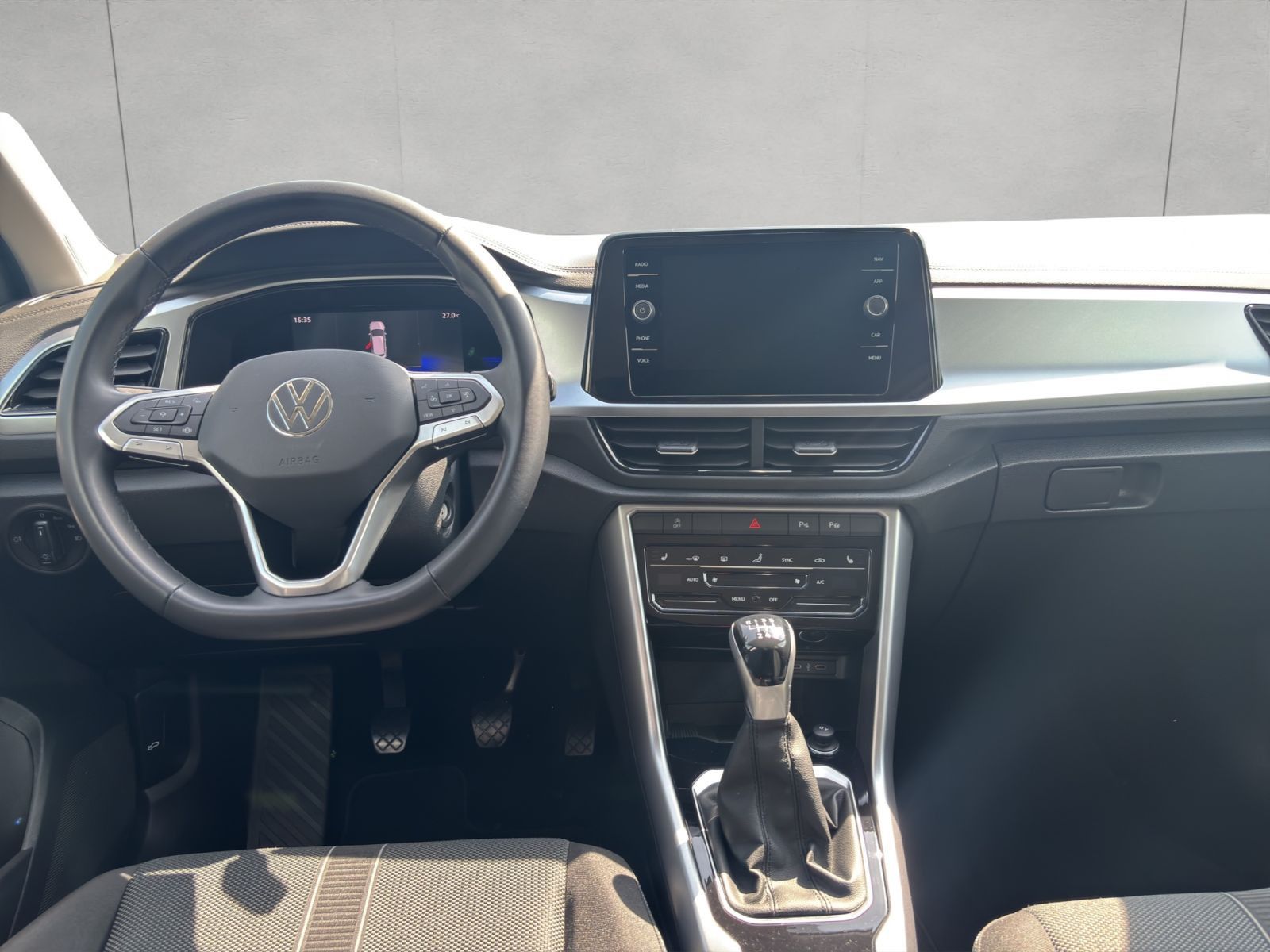 Volkswagen T-ROC Life 2.0 TDI - Samsaru's Car Outlet