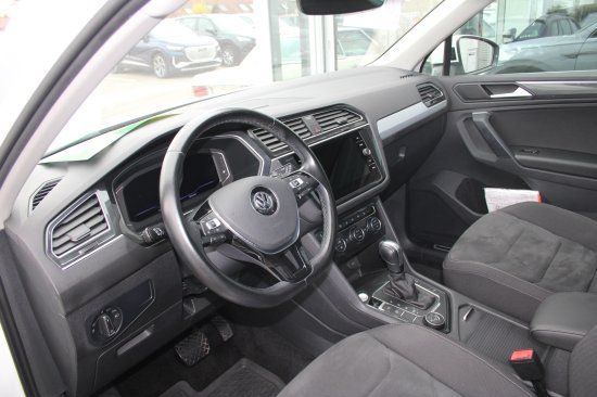 Volkswagen Tiguan 2.0 TDI 4Motion R-Line DSG Pano AHK ACC 2
