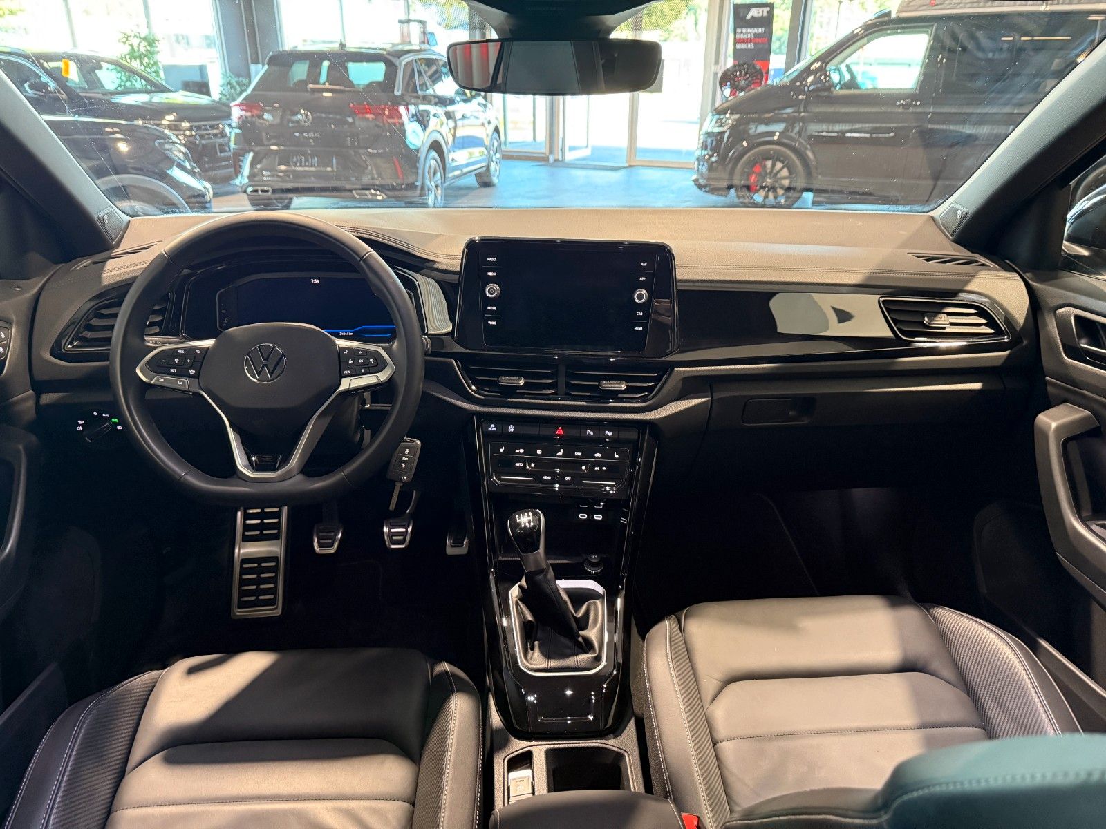 Volkswagen T-Roc R-Line - Samsaru's Car Outlet