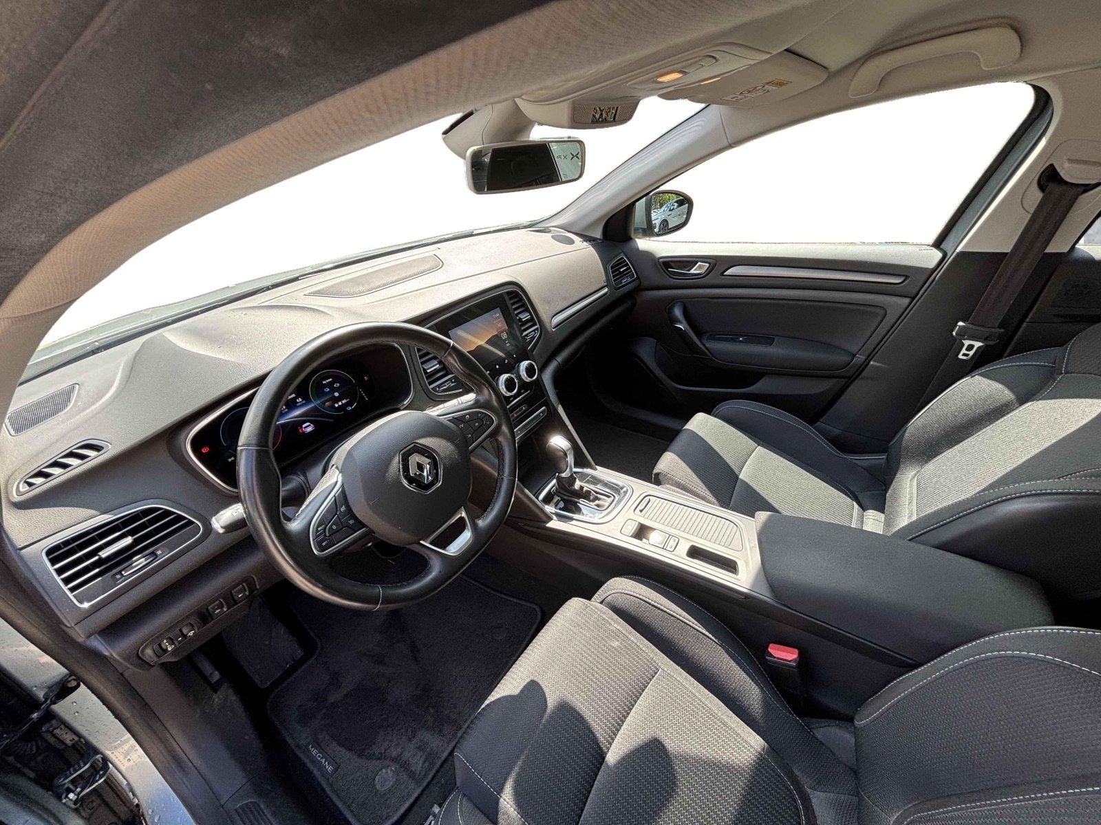 Renault Megane Grandtour ZEN E-TECH Plug-in - Samsaru's Car Outlet