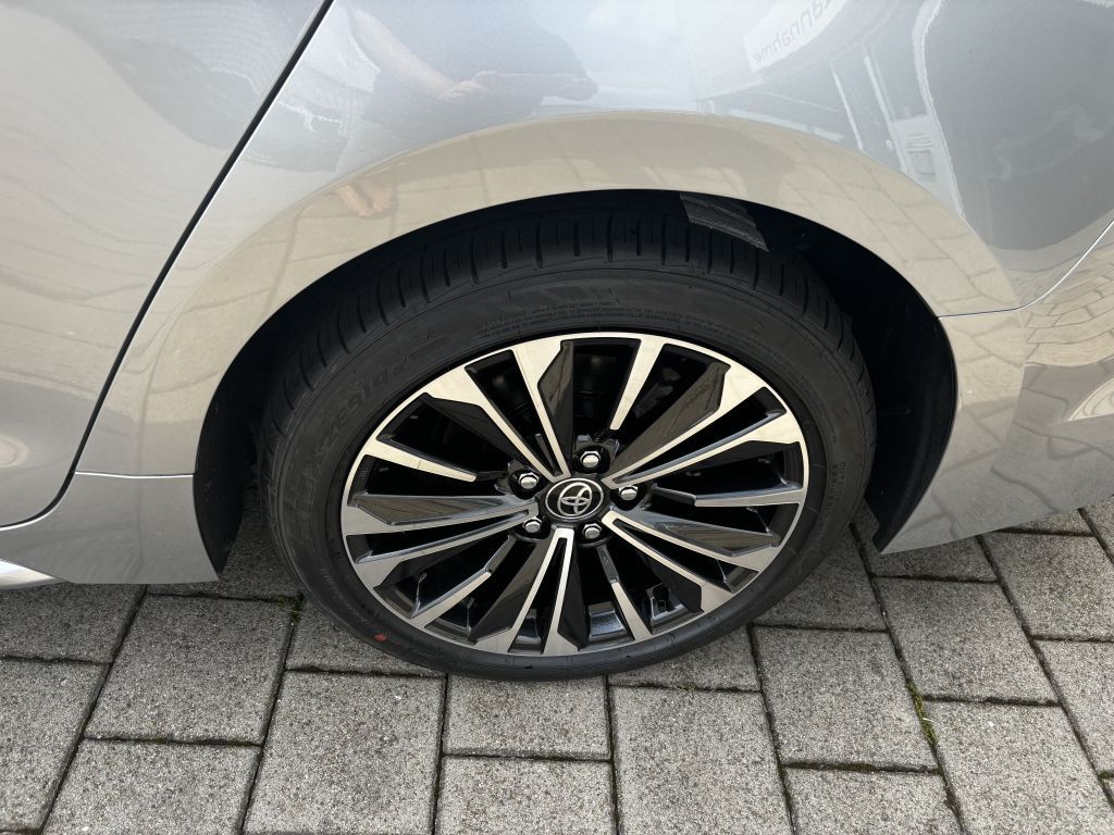 Toyota Corolla 2.0 Hybrid Touring Sports Team D. mit Te