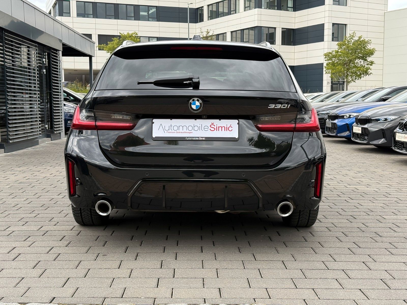 BMW 330 i M Sport - Samsaru's Car Outlet