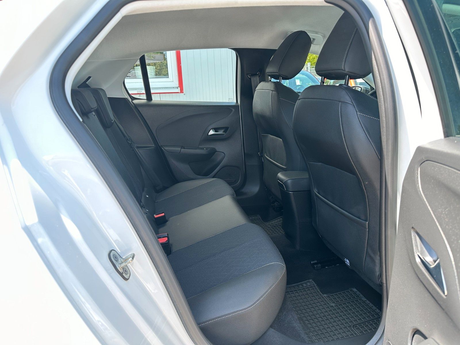 Opel Corsa 1.2 - Samsaru's Car Outlet