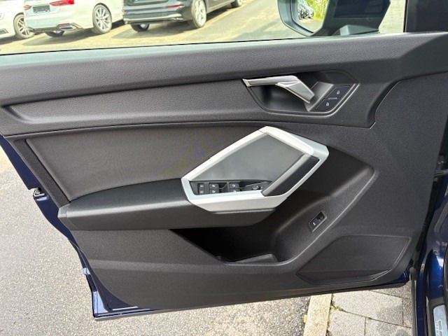 Audi Q3 40 TFSI QUATTRO S LINE - Samsaru's Car Outlet