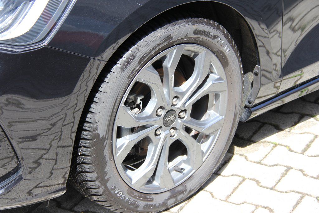 Ford Focus Turnier 155PS ST-LINE LED AdapTempomat CAM