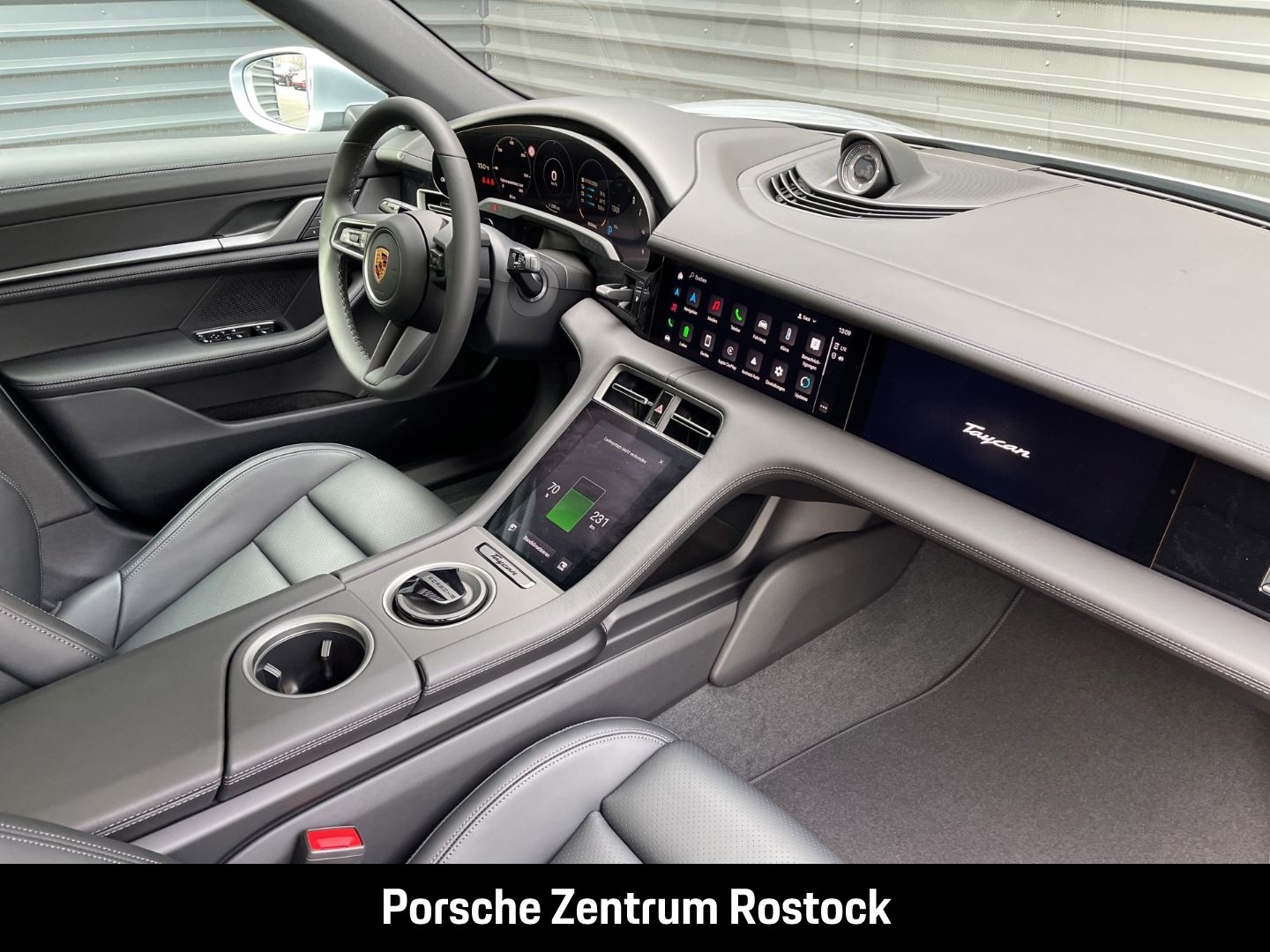 Porsche Taycan 4 Cross Turismo InnoDrive LED-Matrix