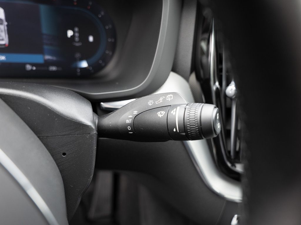 Volvo XC60 B5 AWD Plus Dark AHK KAMERA FACEL. LED PANO