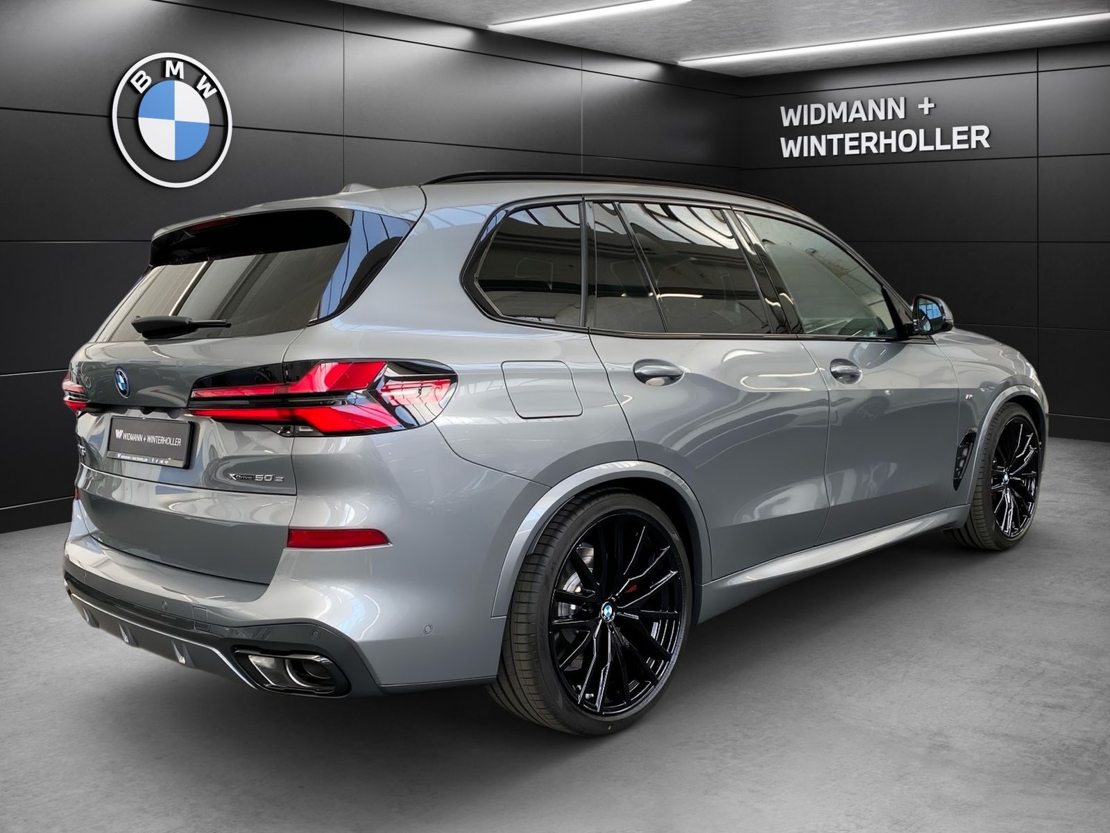 BMW X5 xDrive50e M-Sport B&W KeyLess Pano AHK Air AS