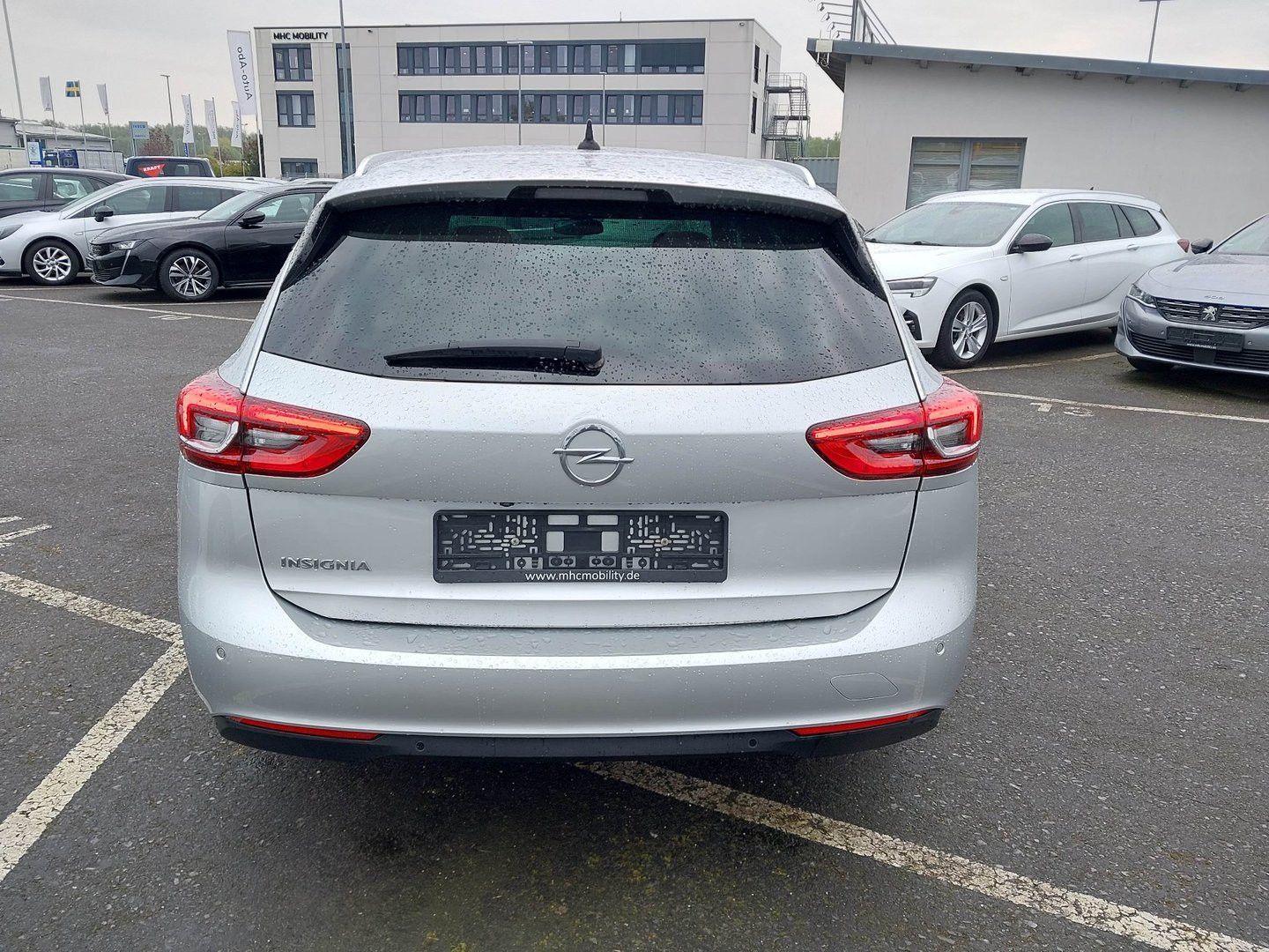 Opel Insignia B Sports Tourer Business - Samsaru's Car Outlet
