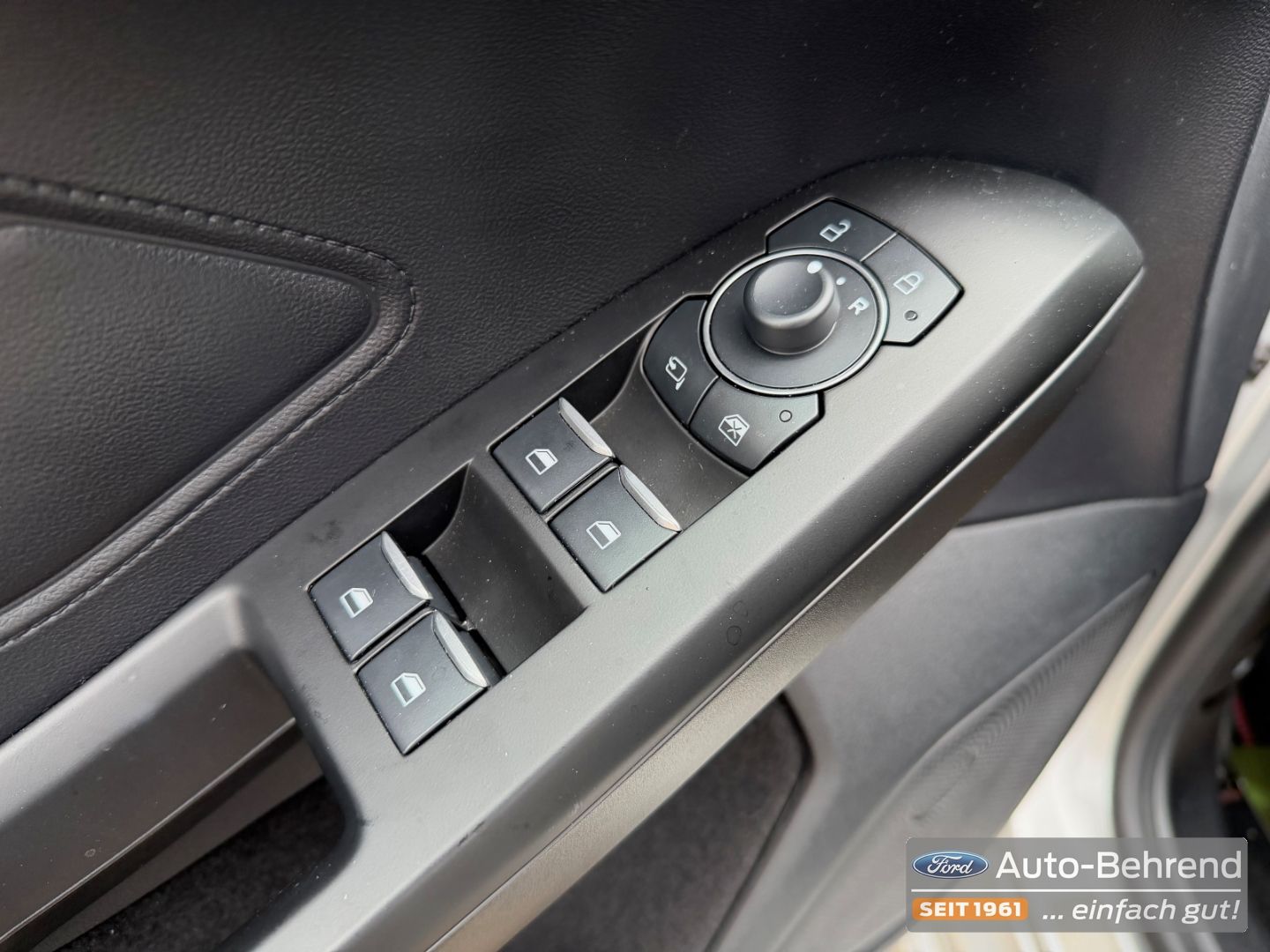 Ford Focus ST-Line X Automatik Panoramadach Kamera
