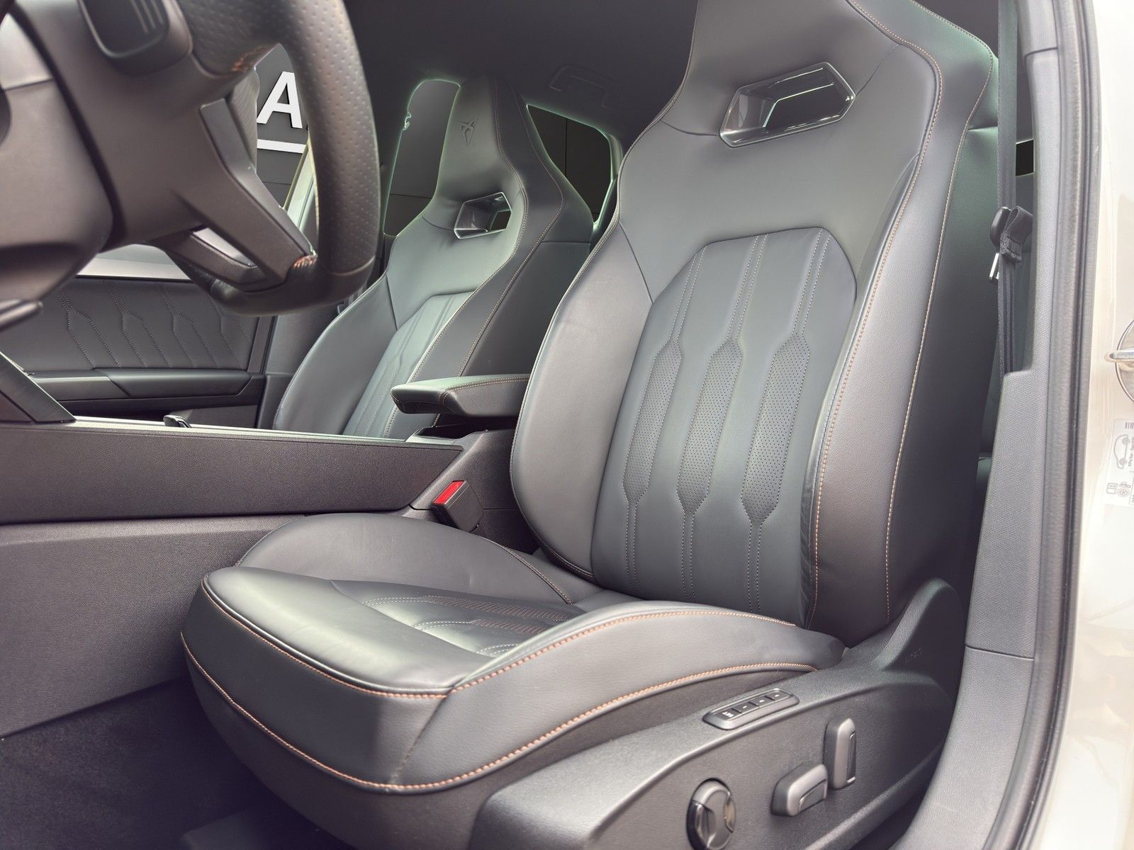 Cupra Leon 2.0 TSI DSG - Samsaru's Car Outlet